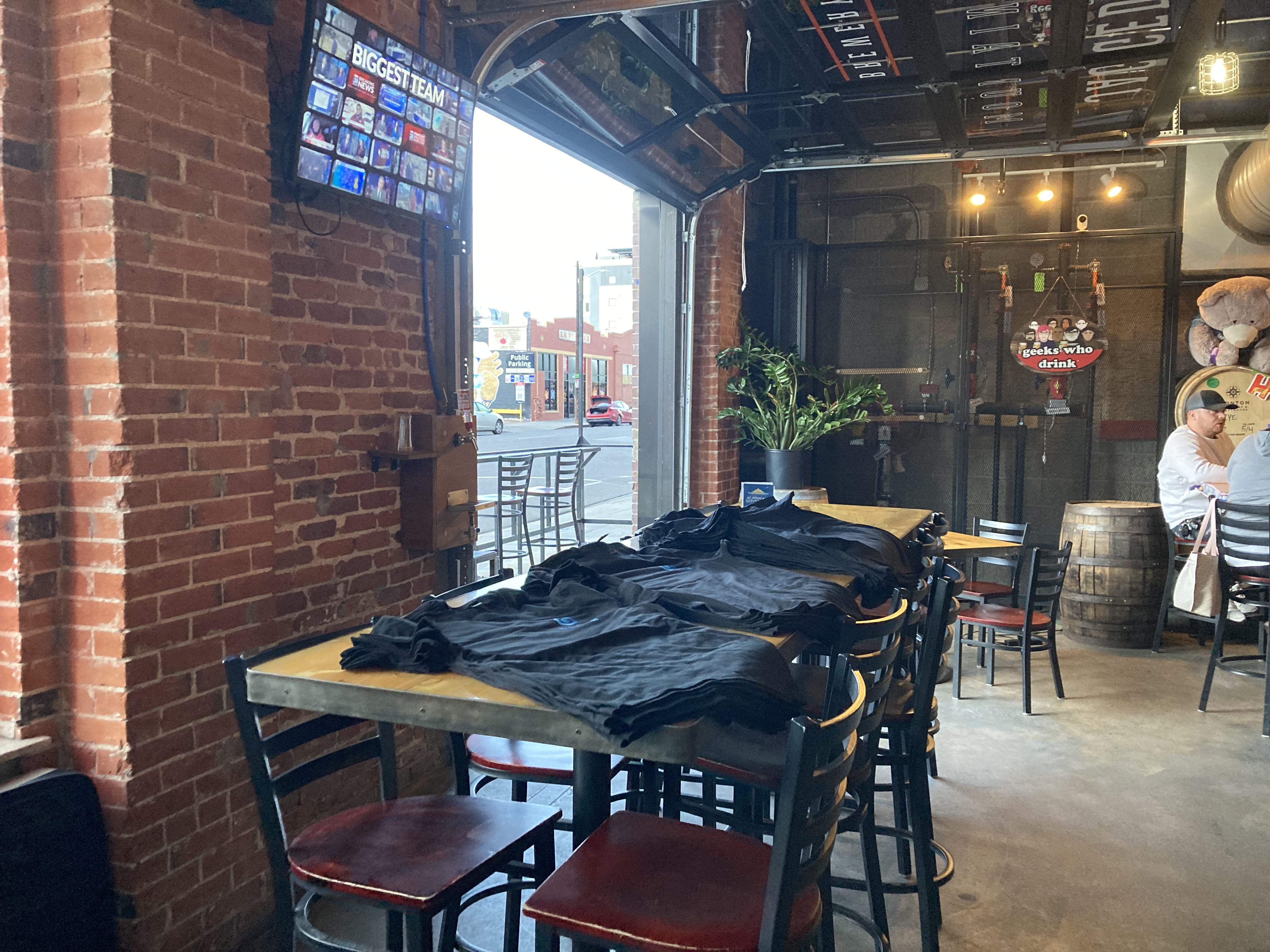 A picture of the Jagged Mountain Brewery prior to the event.